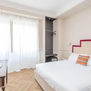 3* Vendégház La Di Piazza Del Popolo
